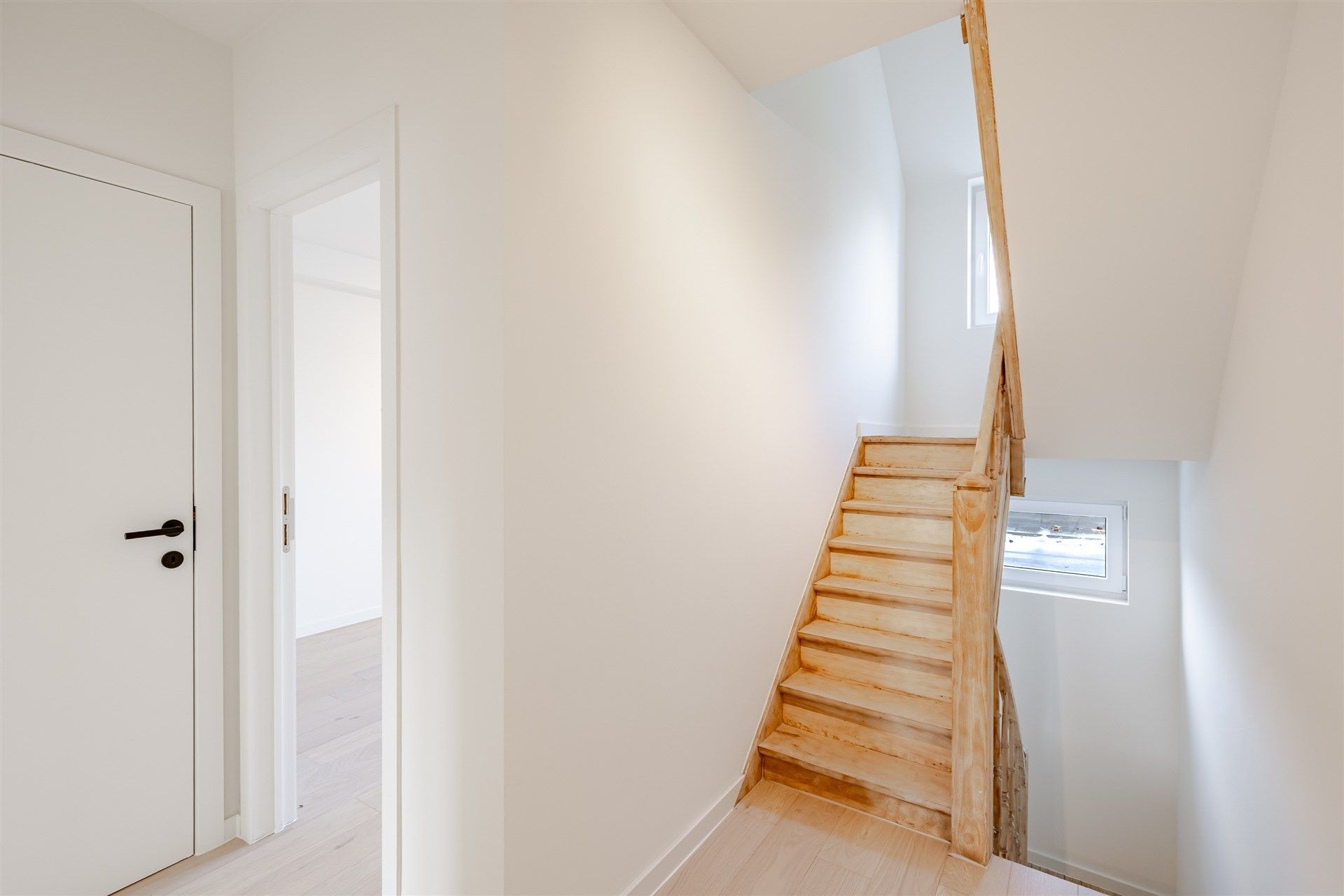 Subliem gerenoveerde woning met 4 slks op topligging foto 13