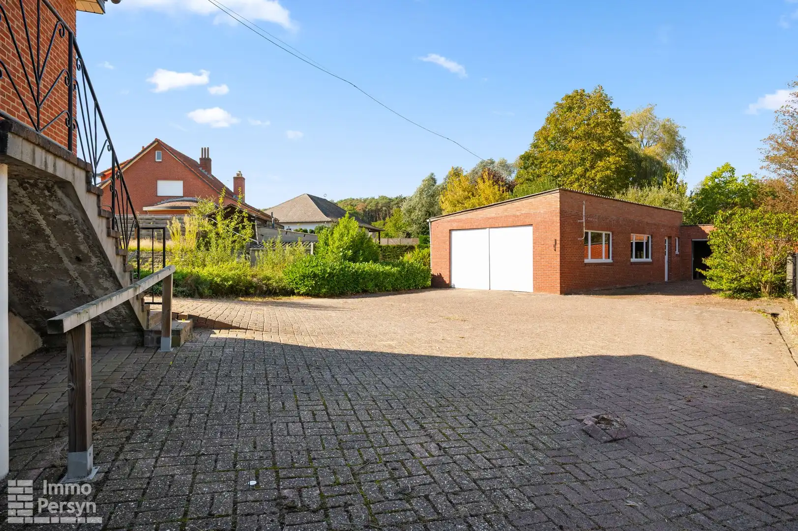 Woning met loods op een commerciële ligging foto 26