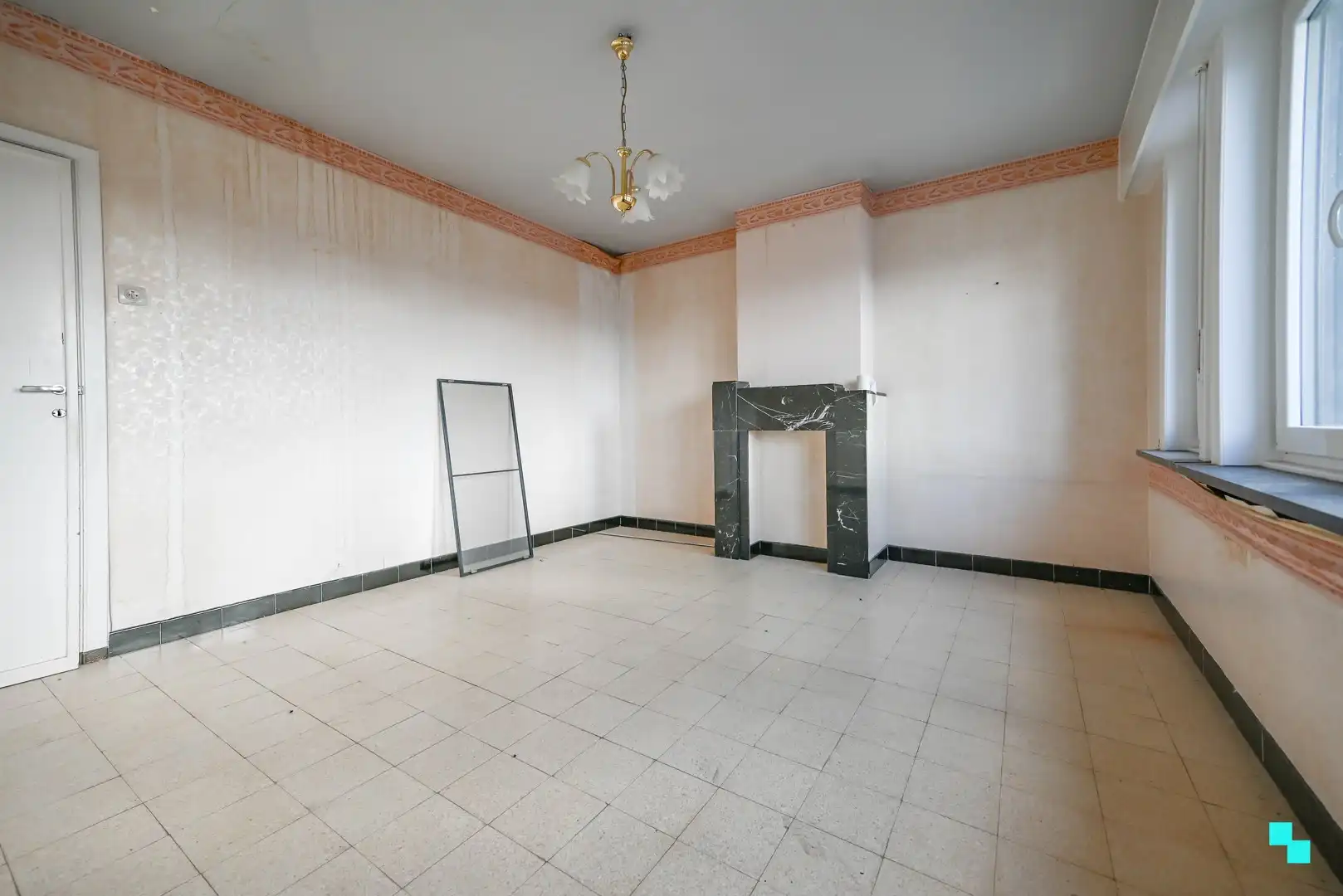 Verder op te frissen woning nabij centrum Izegem foto 22