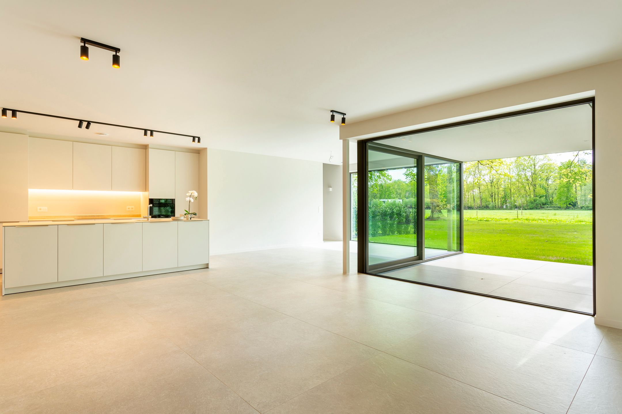nieuwbouw luxevilla met riante tuin foto 5
