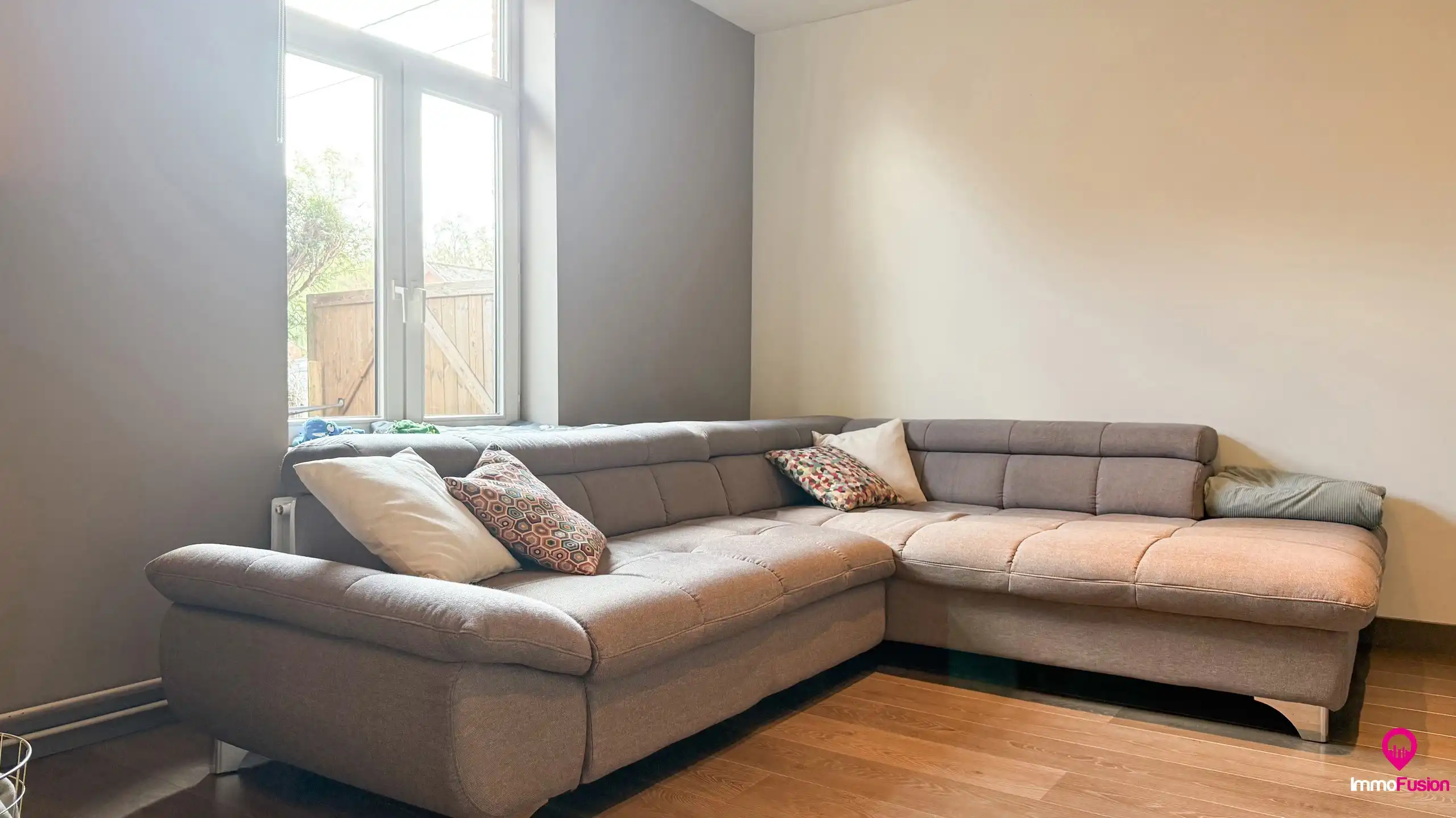 Charmante woning met 5 slaapkamers op een ruim perceel foto 8