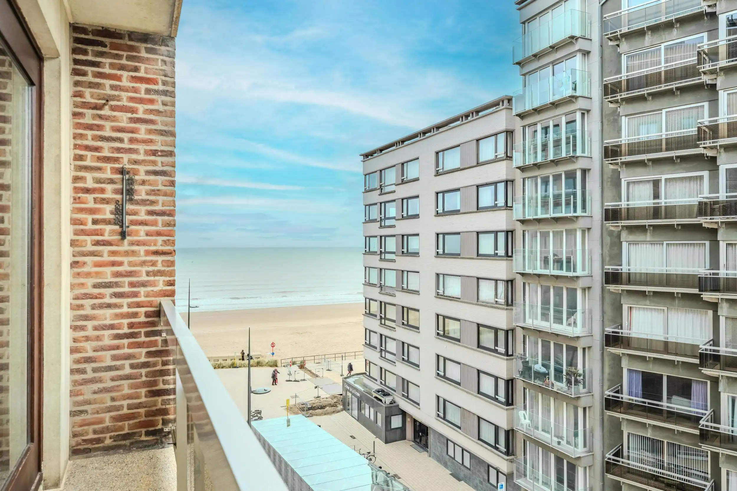 Hoekappartement met zijdelings zeezicht op toplocatie! foto 2