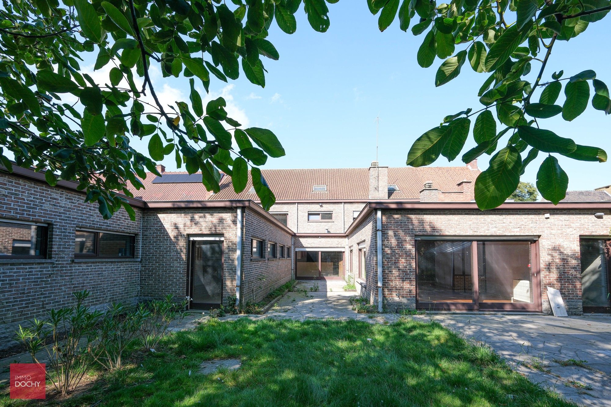 Ruime woning met praktijkmogelijkheden centrum Izegem foto 9