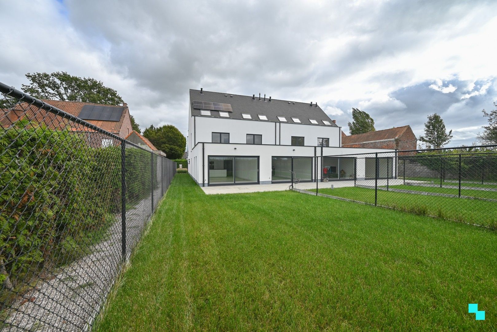 Volledig afgewerkte en instapklare nieuwbouwwoning te Ingelmunster foto 9