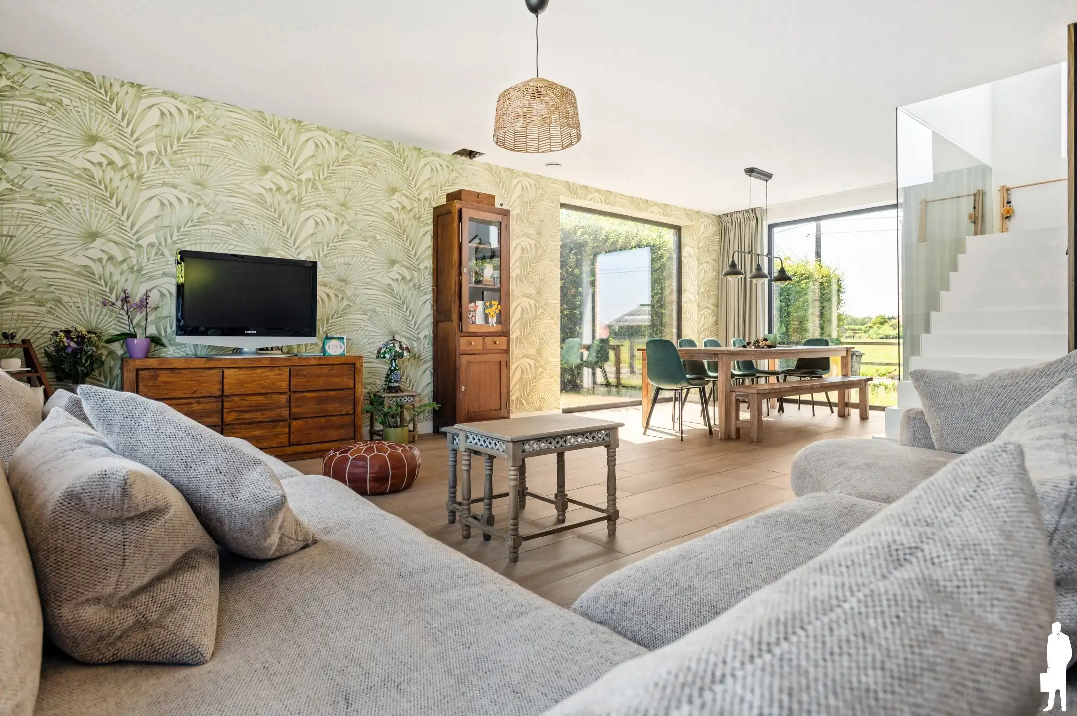 Landelijk en rustig gelegen woning met 4 slaapkamers en 2 badkamers op 1021 m2. foto 6
