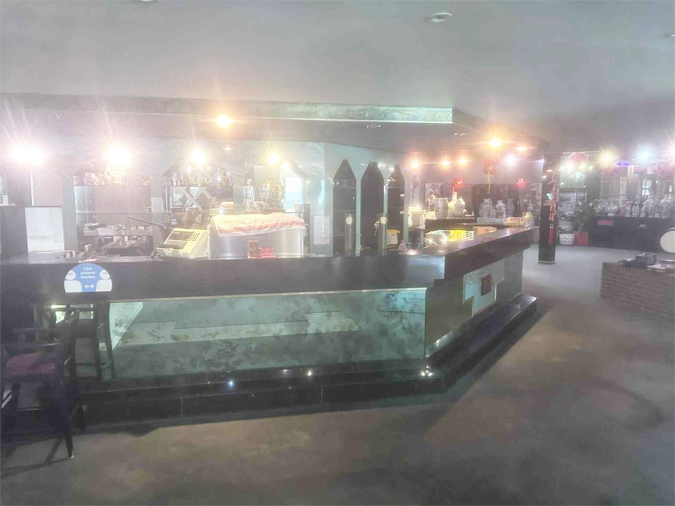 RUIM COMMERCIEEL PAND 450 M2 MET PARKING OP TOPLOCATIE foto 6