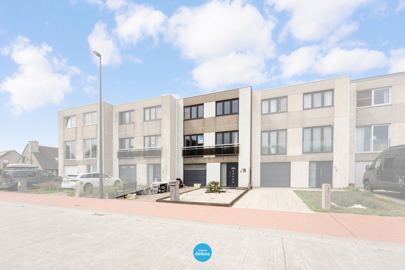 Bel-etagewoning met tuin op rustige ligging te Oostende foto {{pictureIndex}}