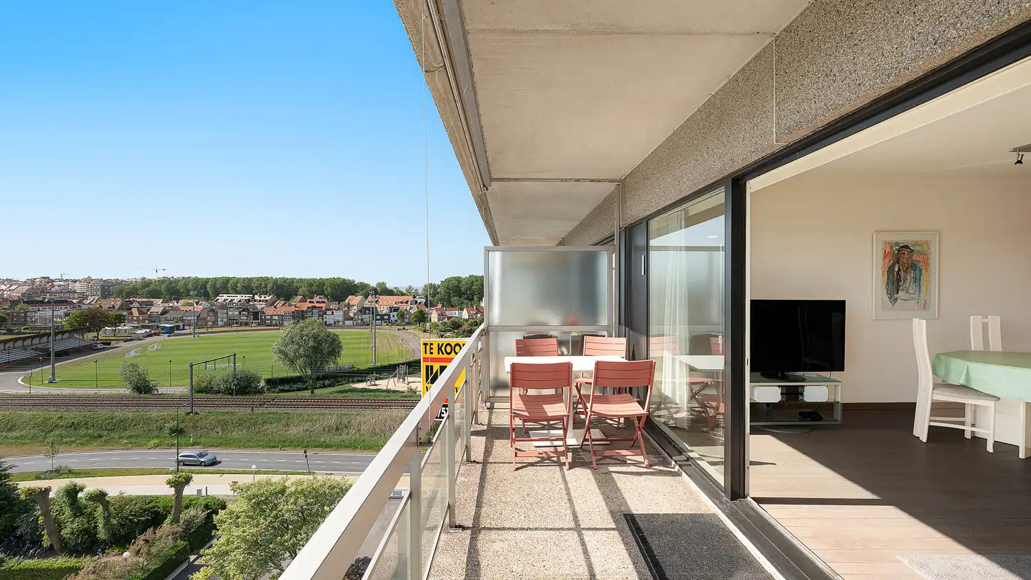 Zongericht ruim 2-slaapkamer appartement met prachtige zichten foto 7
