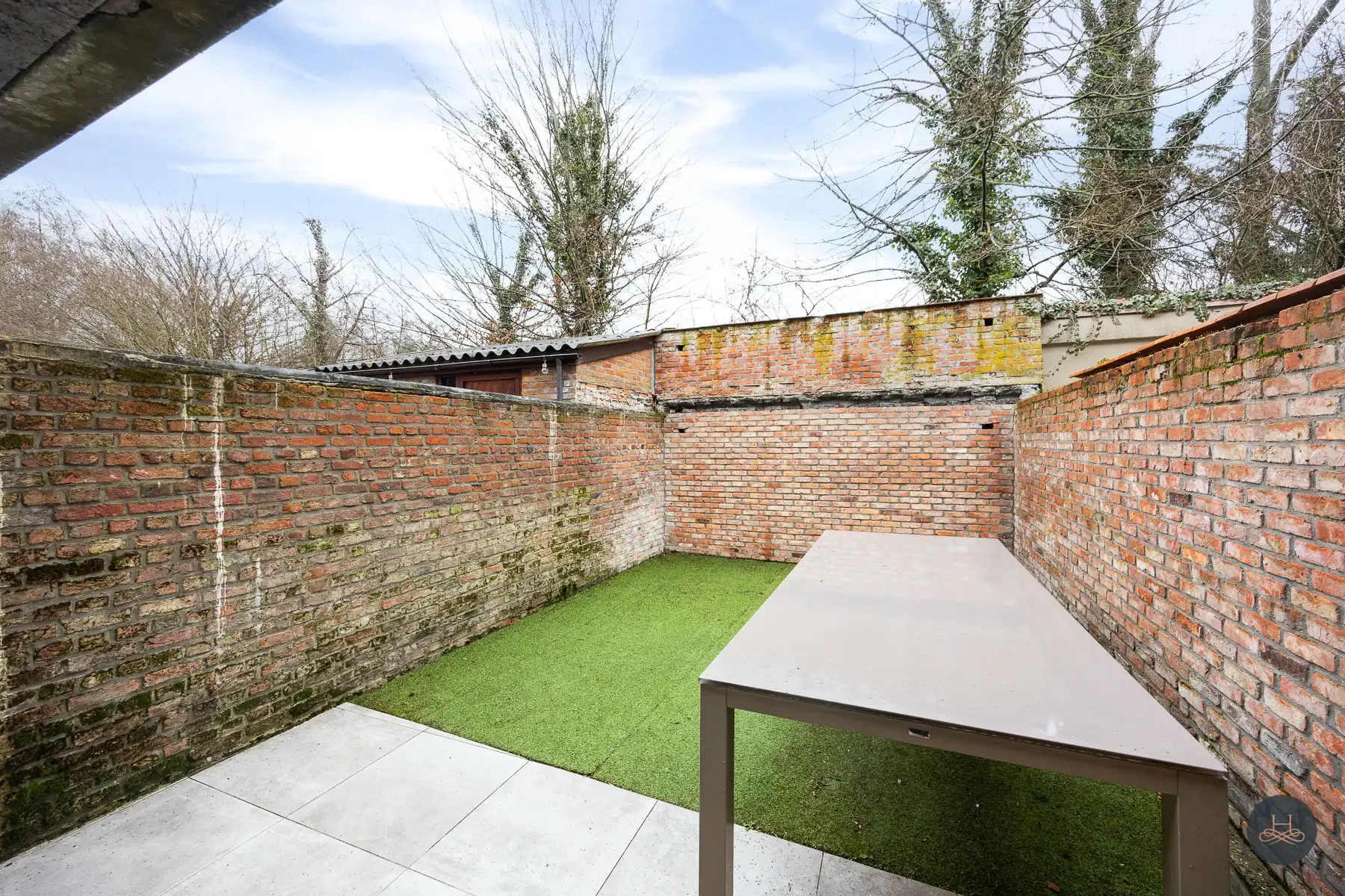 Gerenoveerde en energiezuinige woning met tuin en terrassen foto 26