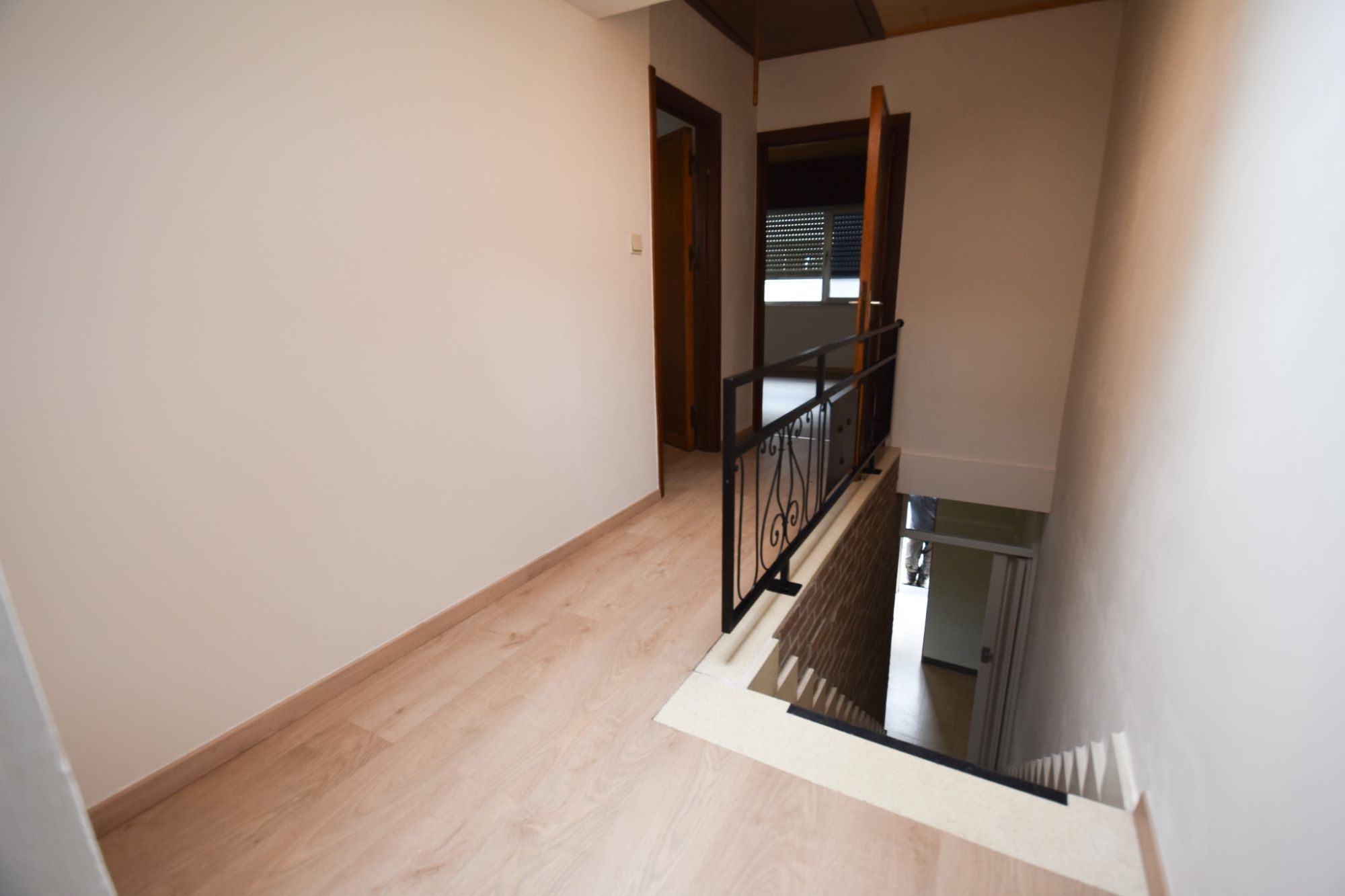 Te vernieuwen 3 slpk woning met tuin en garage in centrum Knesselare foto 8