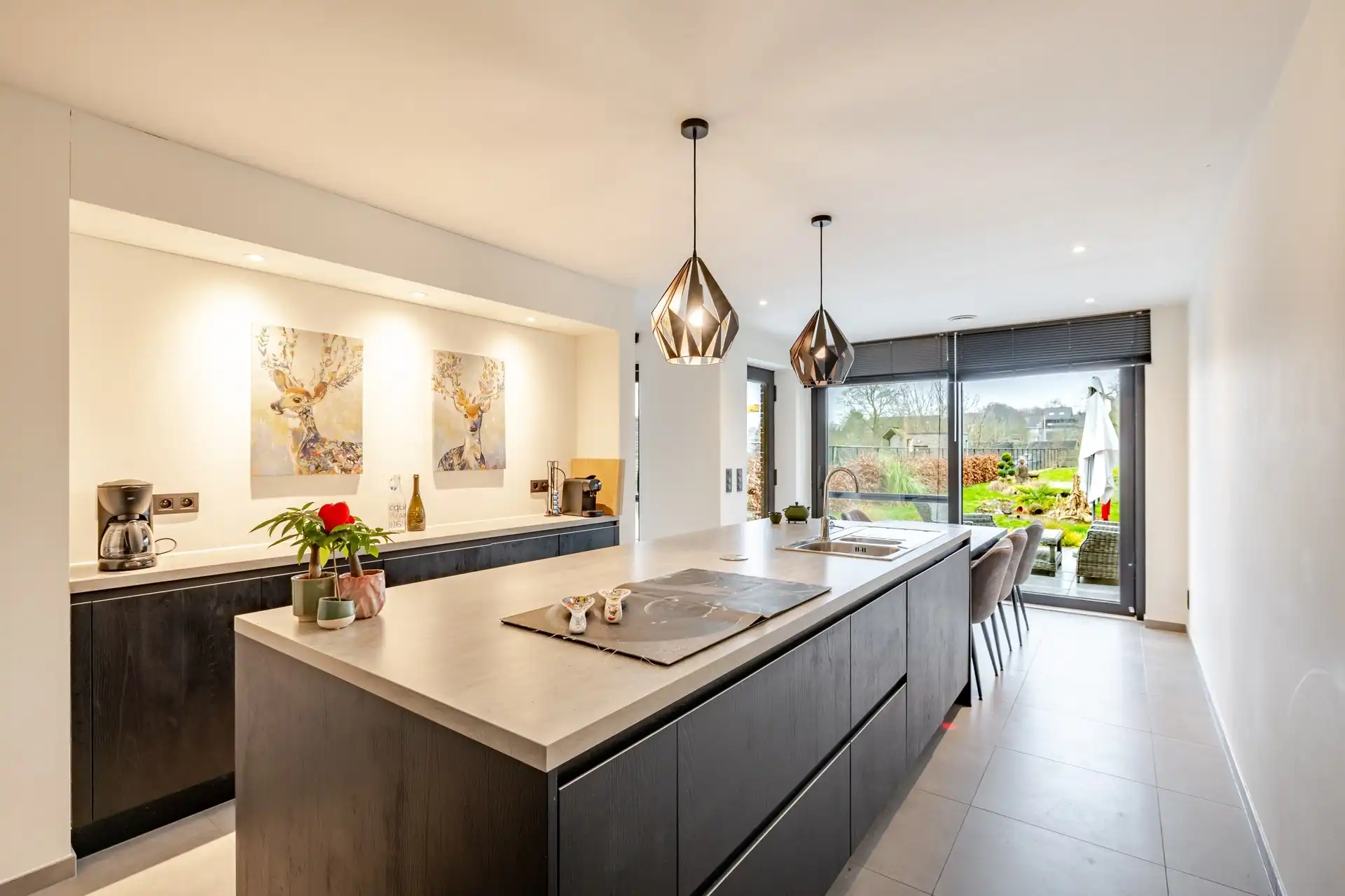 Ruime energiezuinige woning (2022) met 5 slaapkamers en zonnige tuin foto 9