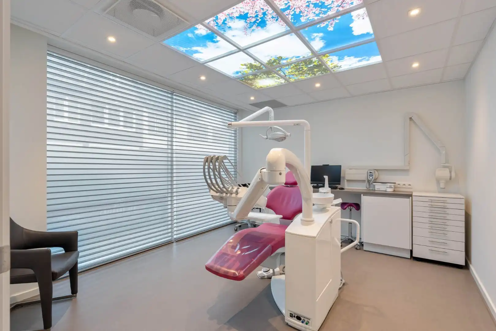 Ruim, zeer energiezuinig kantoor in het centrum van Neeroeteren met diverse mogelijkheden!   foto 13