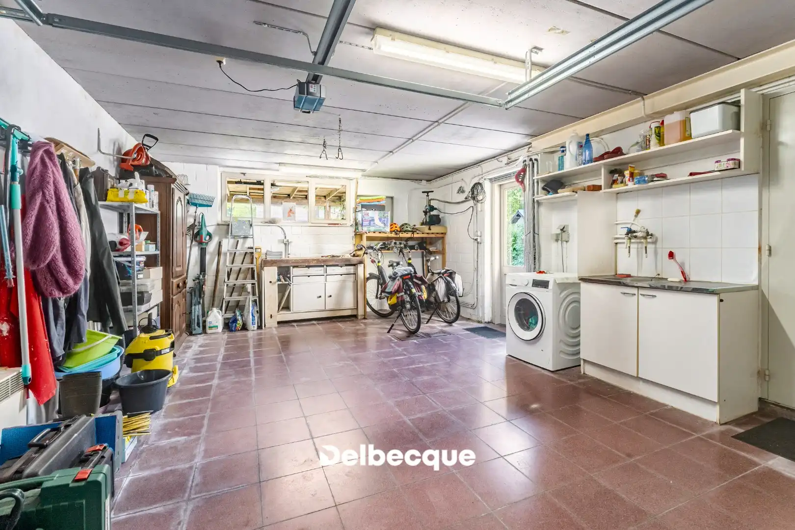 Perfect onderhouden halfopen woning met ruime tuin in residentiële woonwijk te St-Kruis foto 13