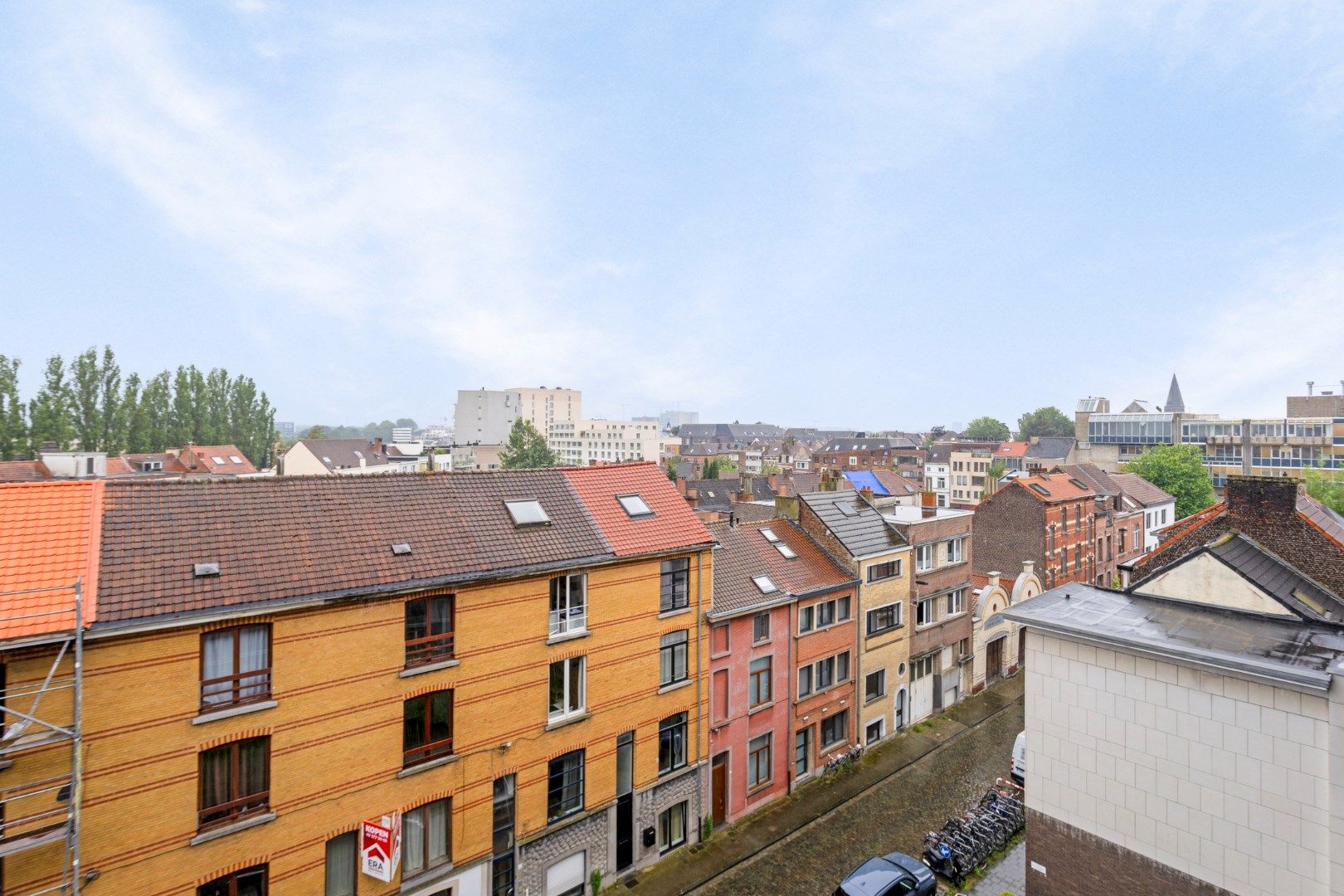 Centraal gelegen lichtrijk appartement met 3 slaapkamers en terras foto 9