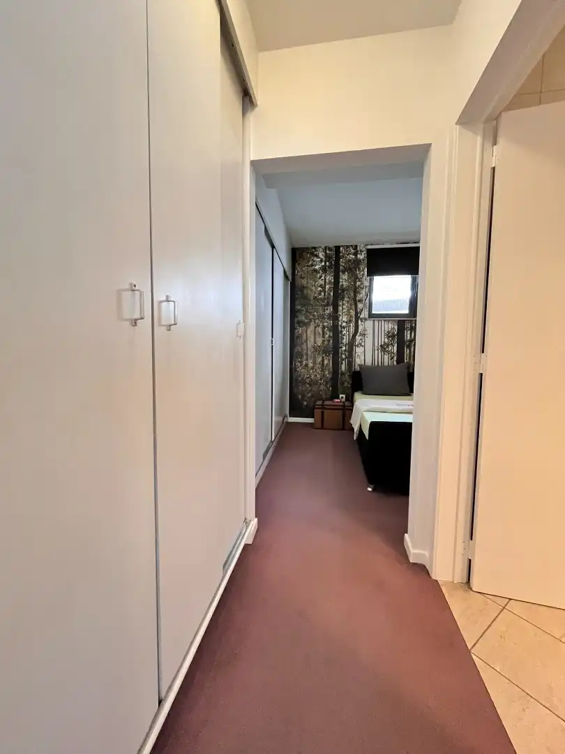 Comfortabel appartement op de 1ste verdieping van een kleinschalige residentie op een steenworp van de historische markt!  foto 7