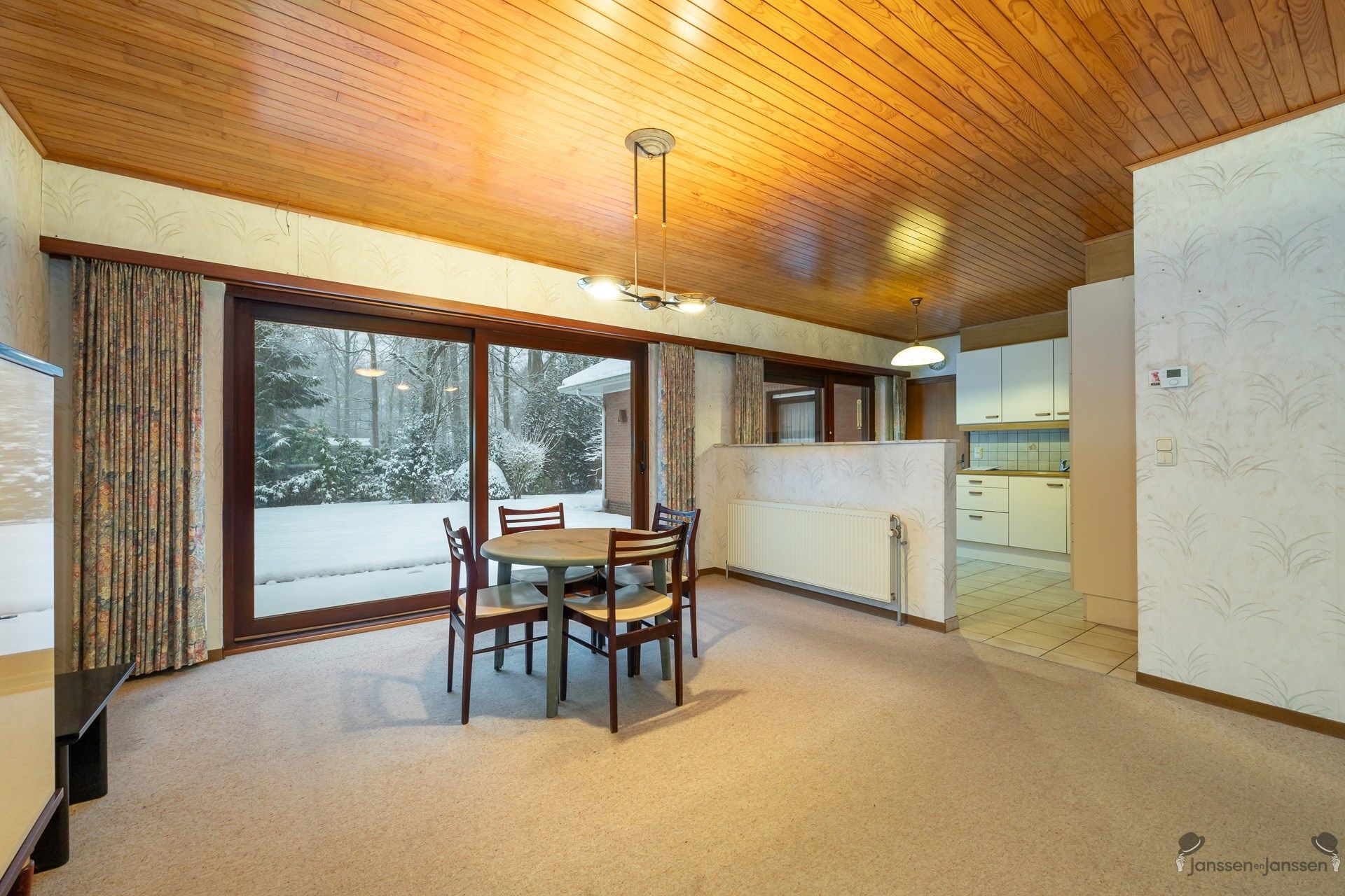 Vrijstaande villa met potentieel in gewilde wijk van Brasschaat foto 9