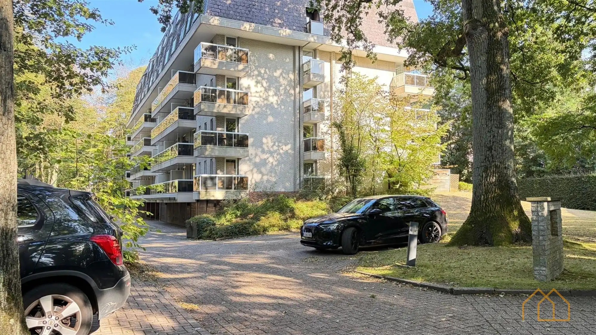 Groot hoek-appartement met 3 terrassen en dubbele garage foto 35