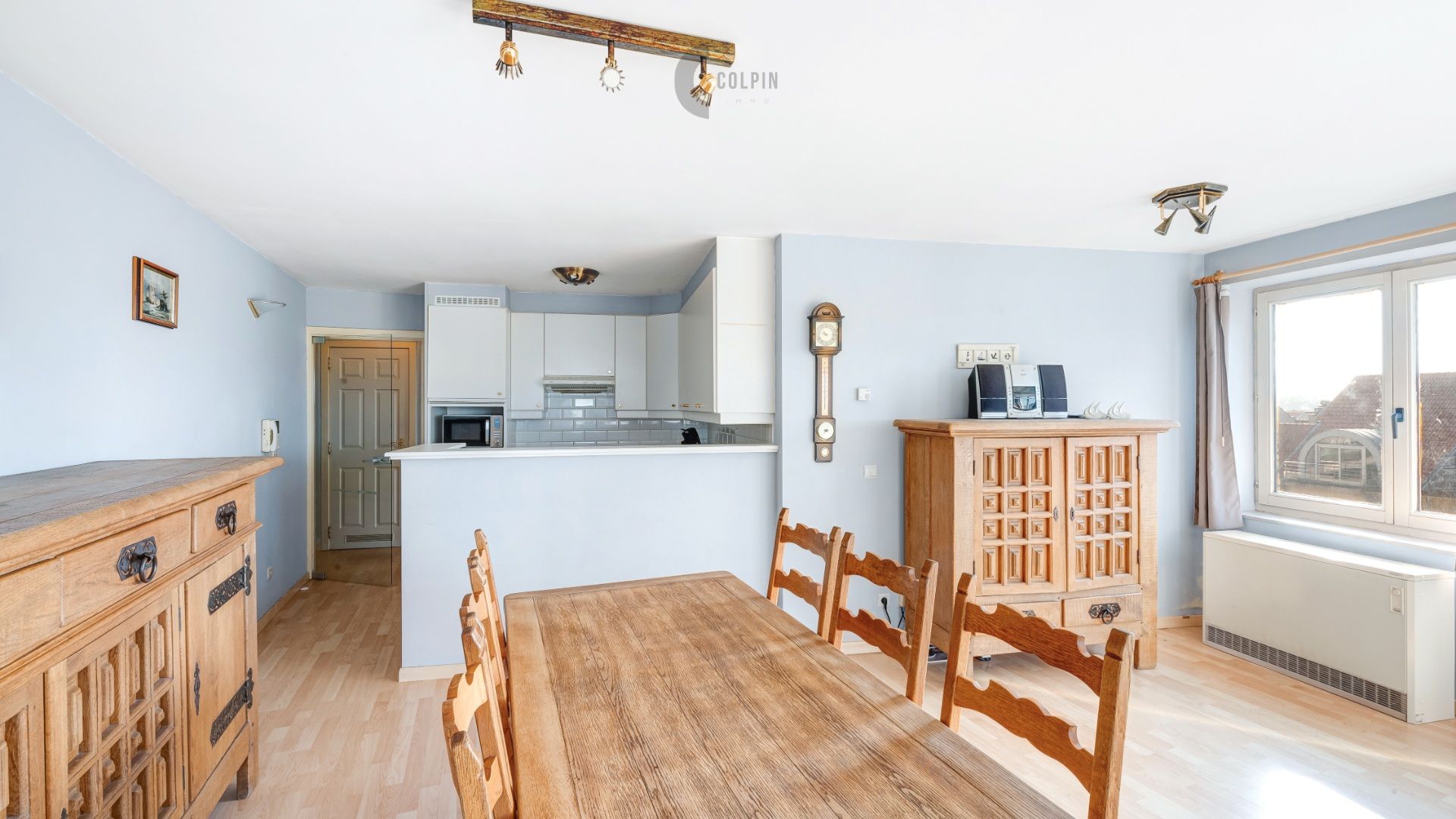 Lichtrijk hoekappartement vlakbij de Zeedijk in Heist foto 4