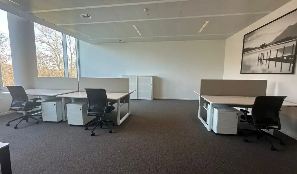 Gemeubeld kantoor met dienstverlening in AA-Tower in Gent foto 12