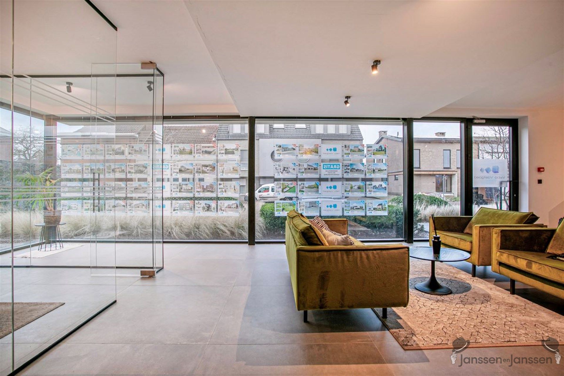 Unieke Kans: Commerciële Toplocatie in het Hart van Itegem foto 9