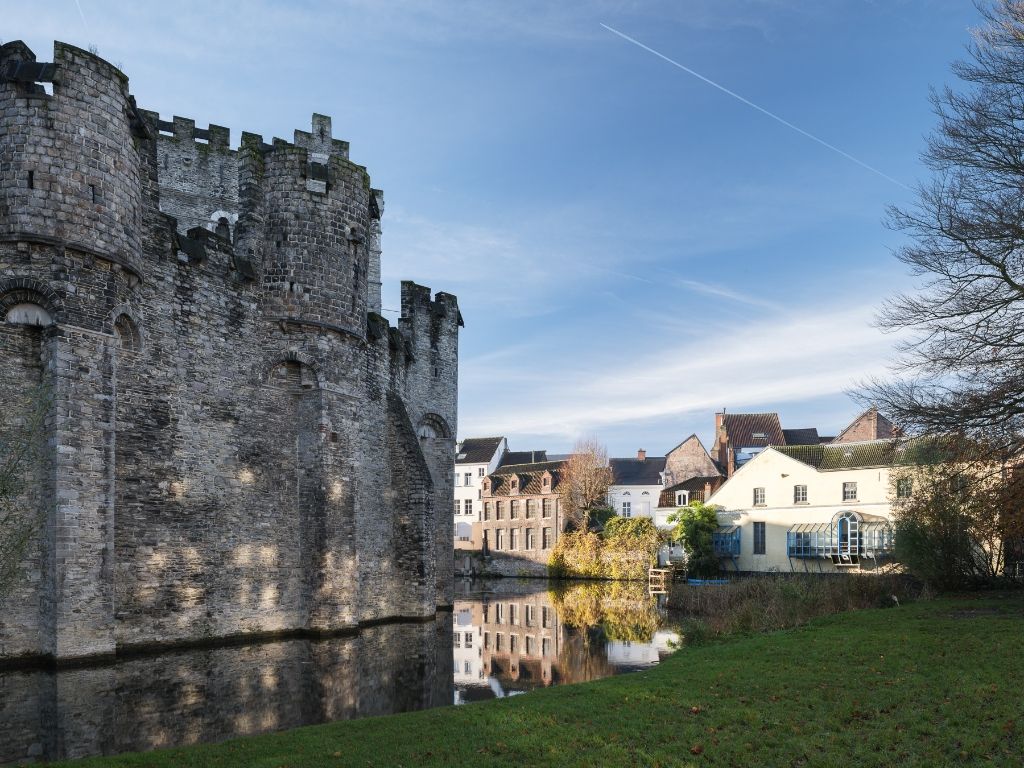 Historisch centrum Gent - 1 slpk appartement op slechts 50 m van ”Gravensteen" foto {{pictureIndex}}