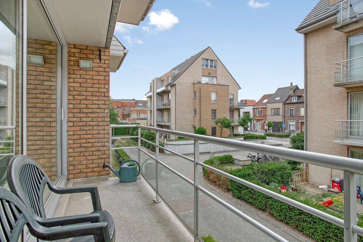 Hedendaags en perfect onderhouden appartement met twee slaapkamers en twee terrassen foto 4