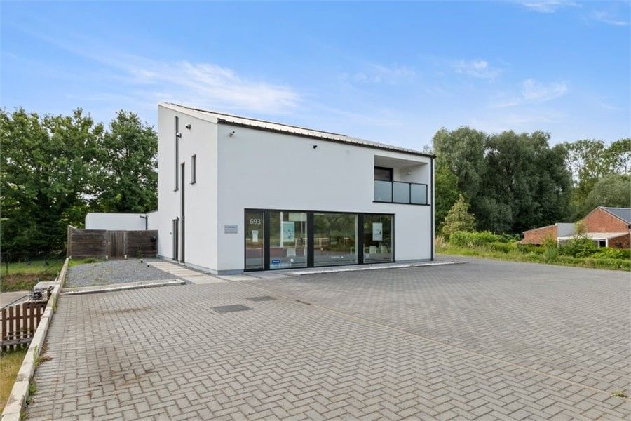 RUIME OPEN BEBOUWING MET KANTOOR EN ADEMBENEMEND ZICHT IN HASSELT foto 48