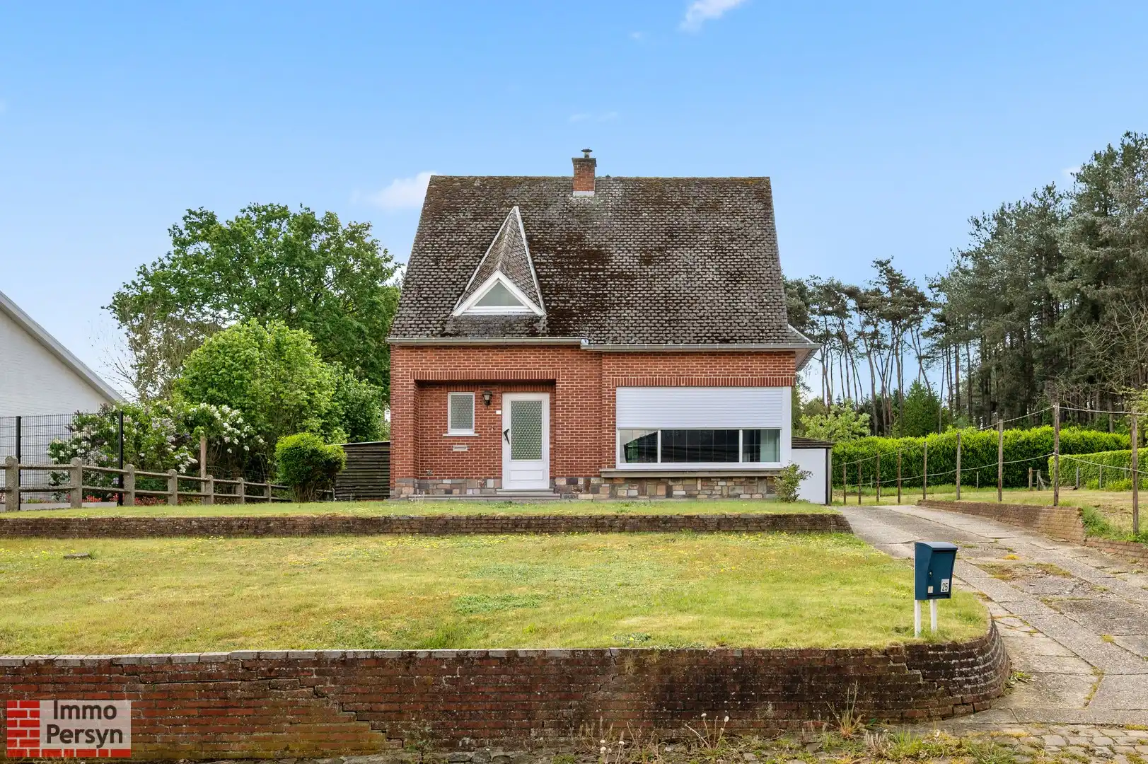 Karaktervolle renovatiewoning met achteruitweg te Messelbroek foto 23