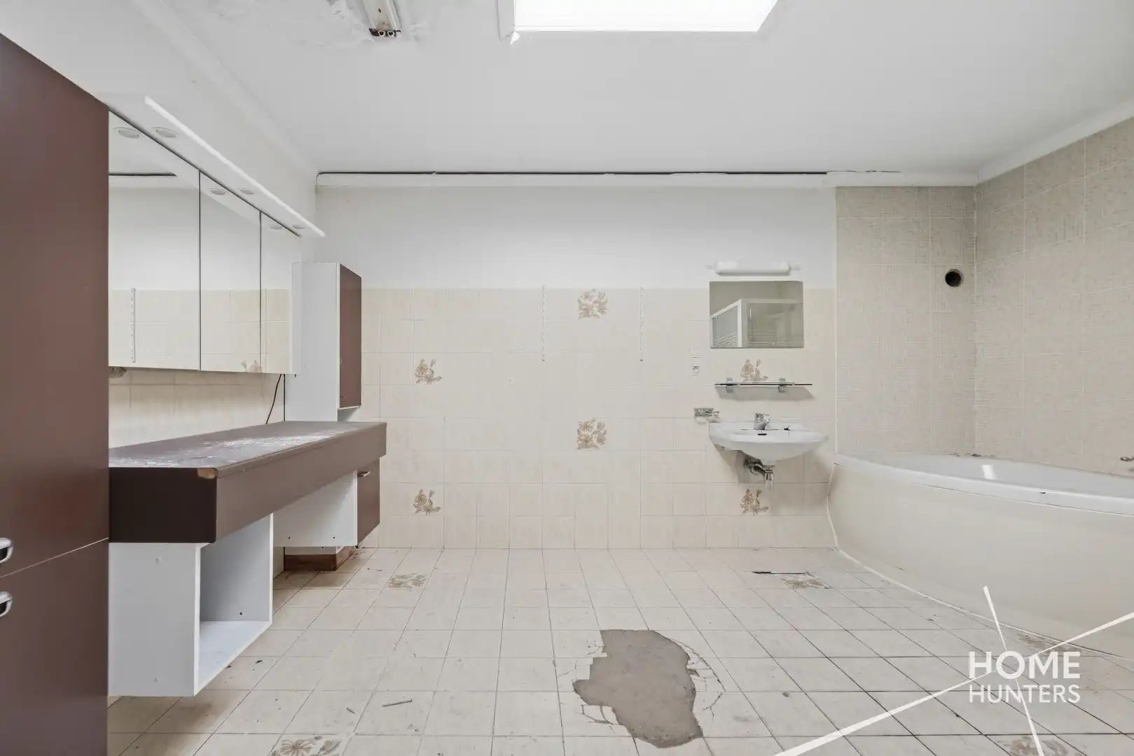 UITZONDERLIJK BEDRIJFSGEBOUW MET 2.268 M² LOODSRUIMTE EN 528 M² KANTOREN IN IEPER foto 31