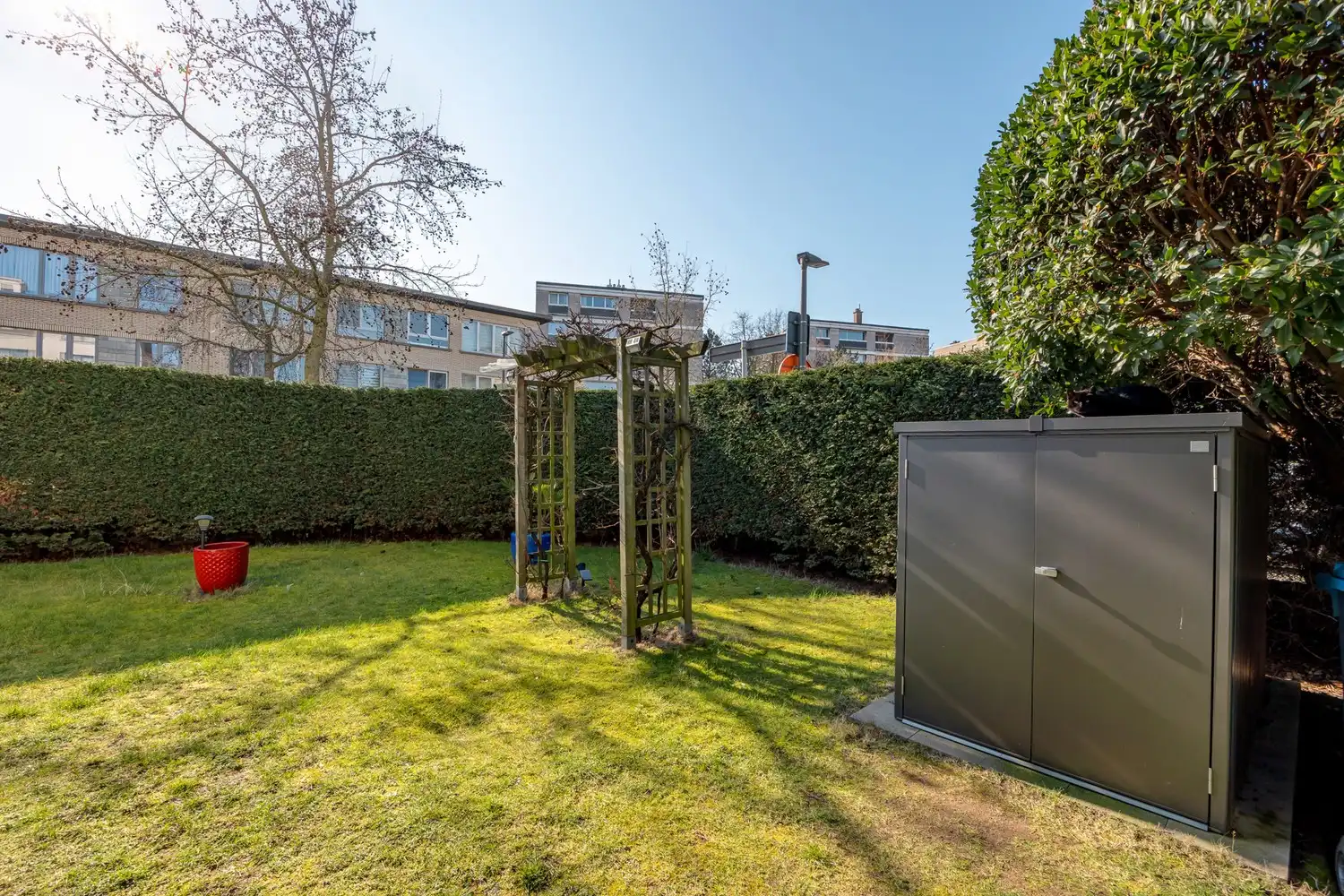 Instapklaar 3-slk gelijkvloersappartement met uitzonderlijke tuin (280m²) foto 26