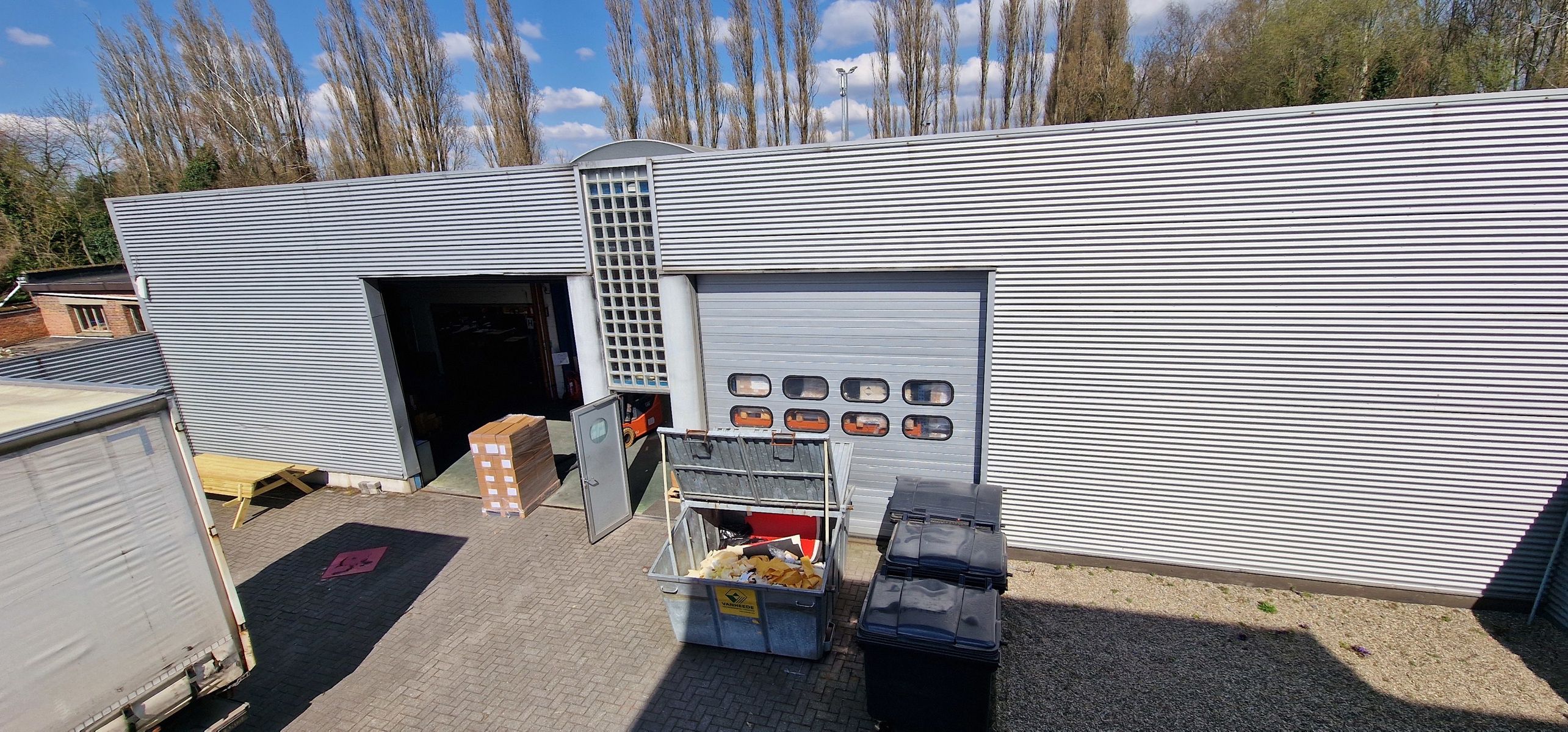 Grote magazijnruimte/atelier met kantoor te koop in Deurne  foto 112