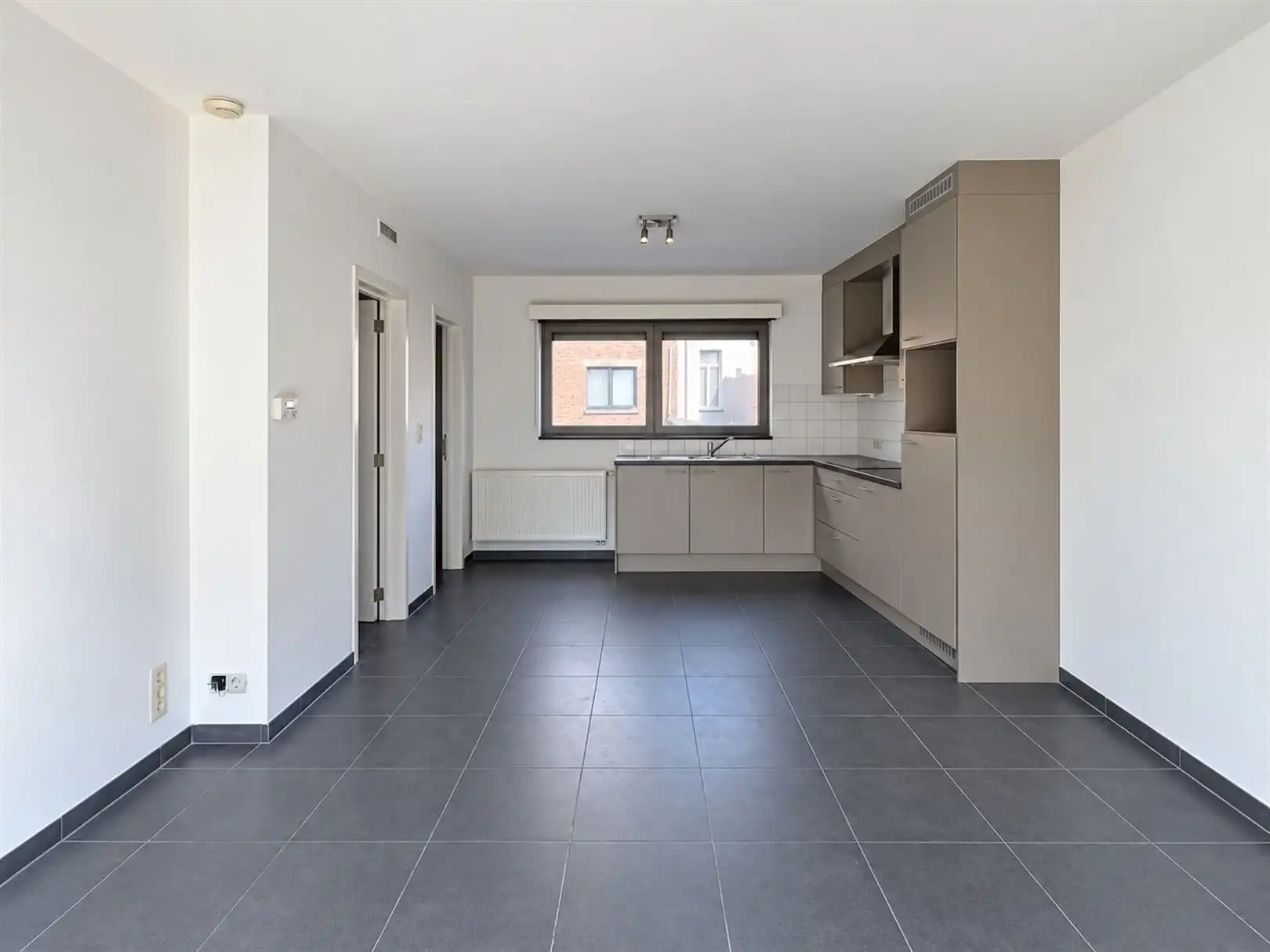 Instapklaar recent appartement aan stadsrand van Sint-Niklaas foto 3