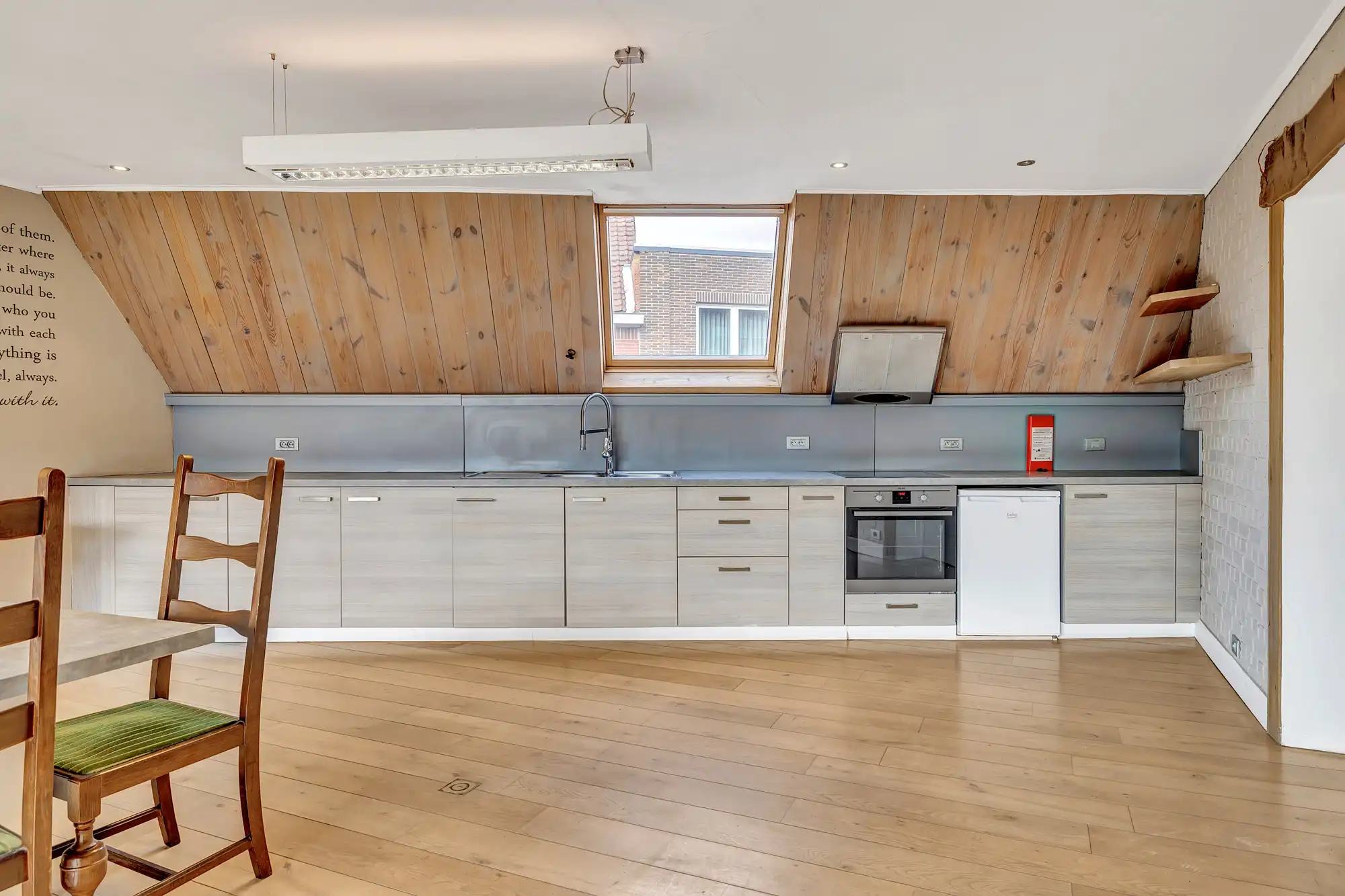 Instapklaar triplex of opbrengsteigendom met 4 slpks 2 badk foto 4