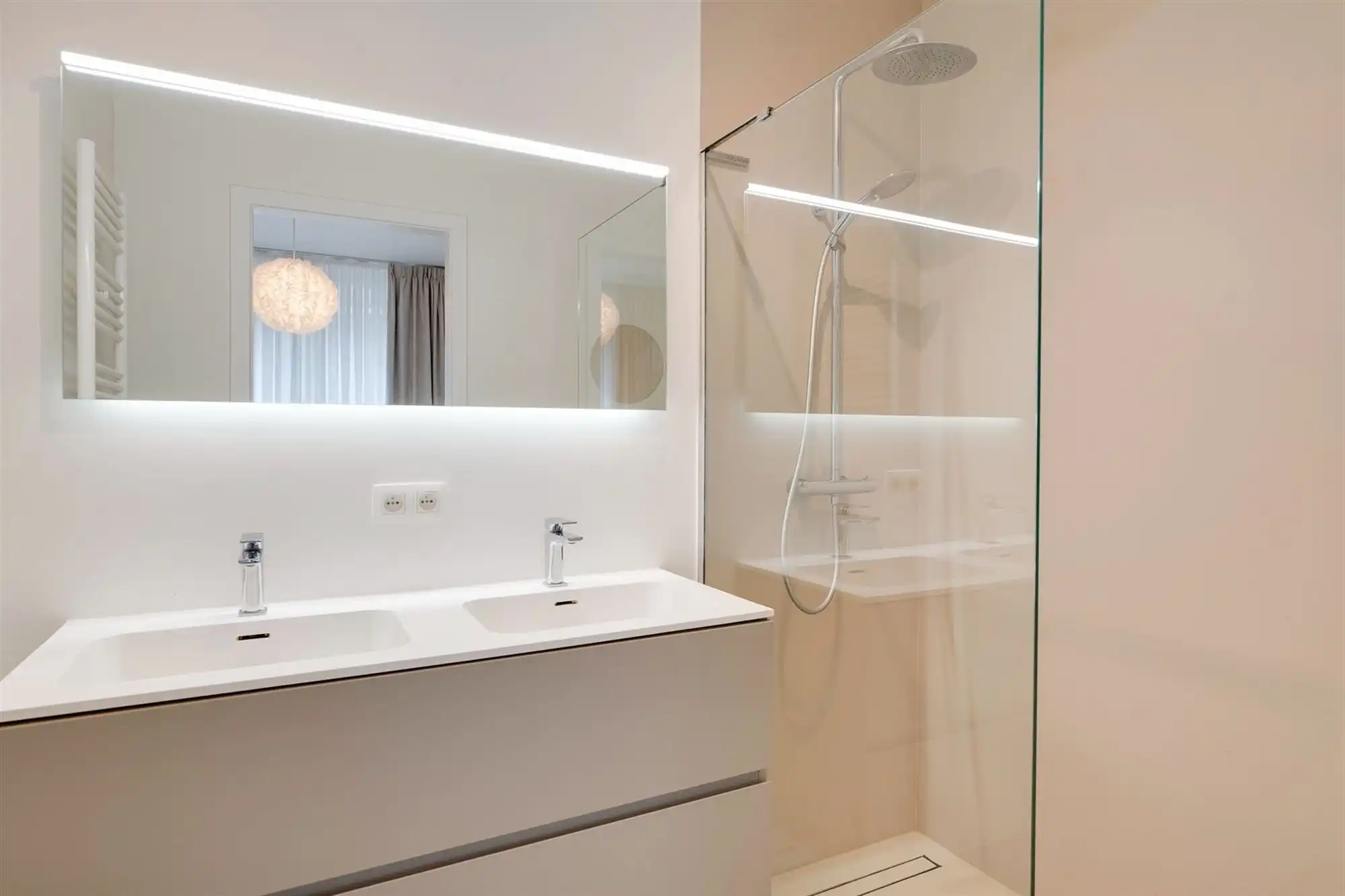 Hoogwaardig afgewerkt appartement met twee slaapkamers foto 18