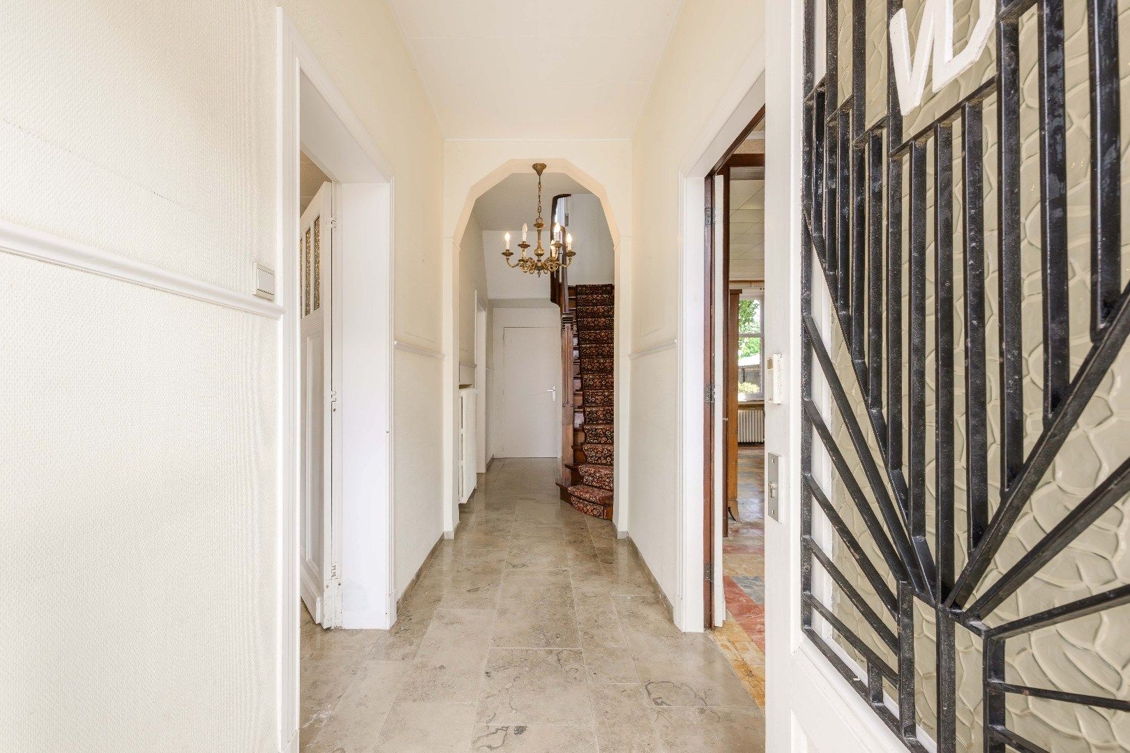 KARAKTERVOLLE INTERBELLUM VILLA OP 1.187 m² IN HARTJE ARDOOIE foto 6
