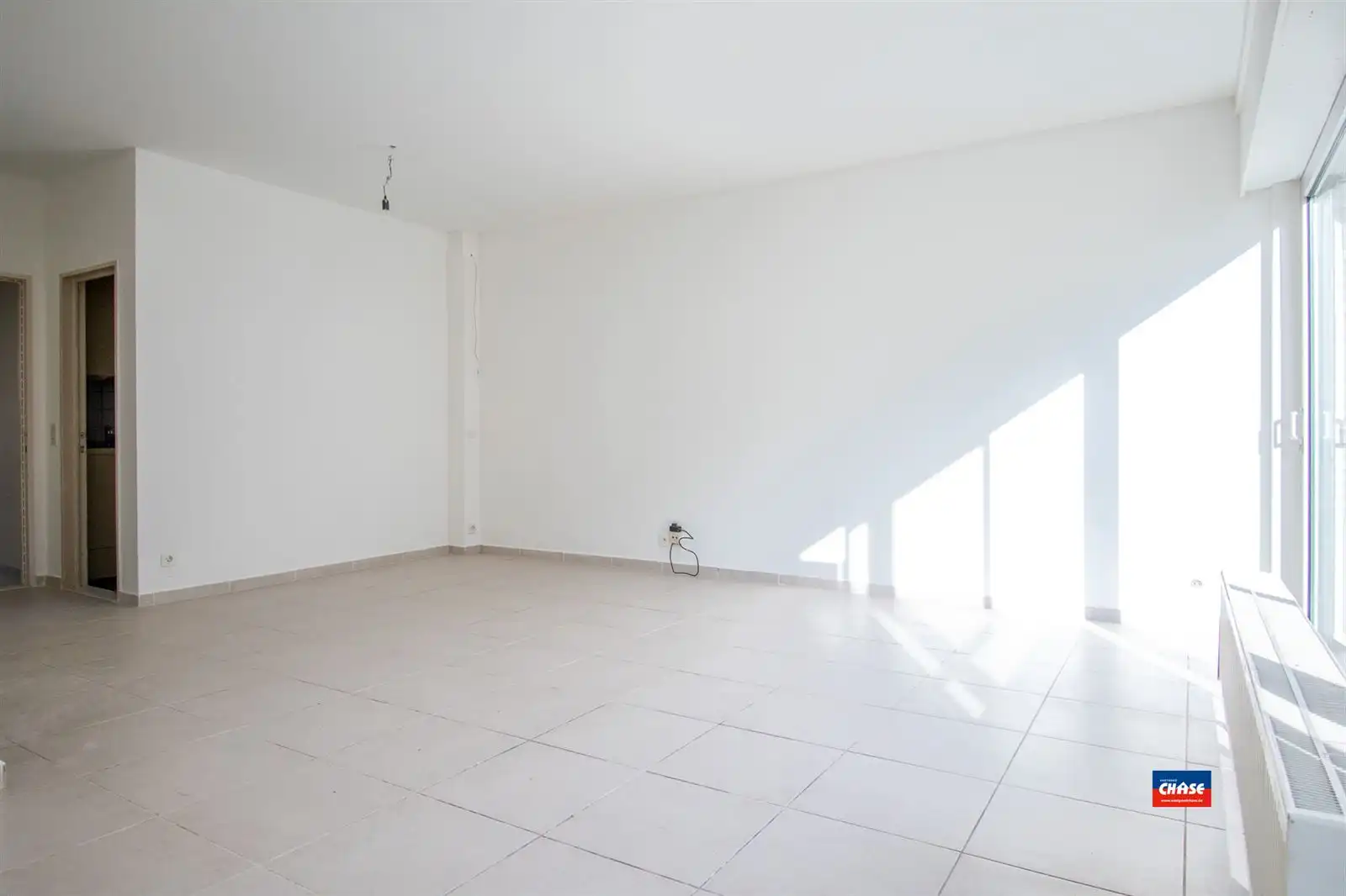 IN OPTIE !!! Op te frissen gvl appartement met 2 slaapkamers + garage foto 4