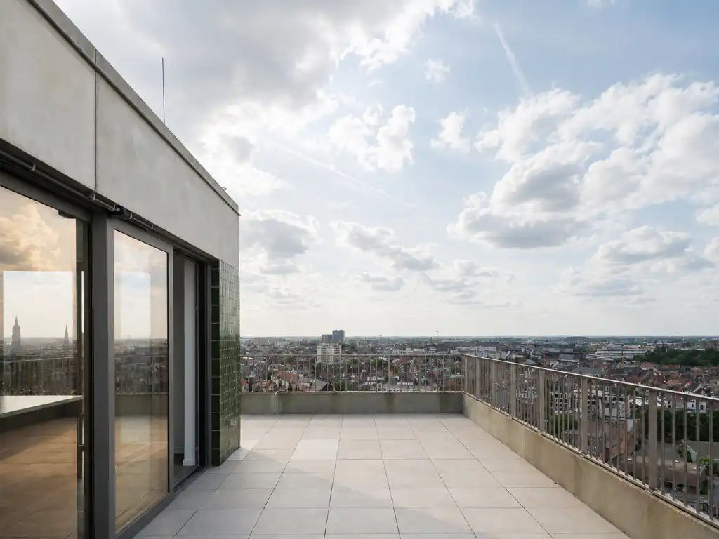 Penthouse met twee volwaardige slaapkamers en een uitzonderlijk terras met panoramisch zicht over Gent en zijn torens. foto 8