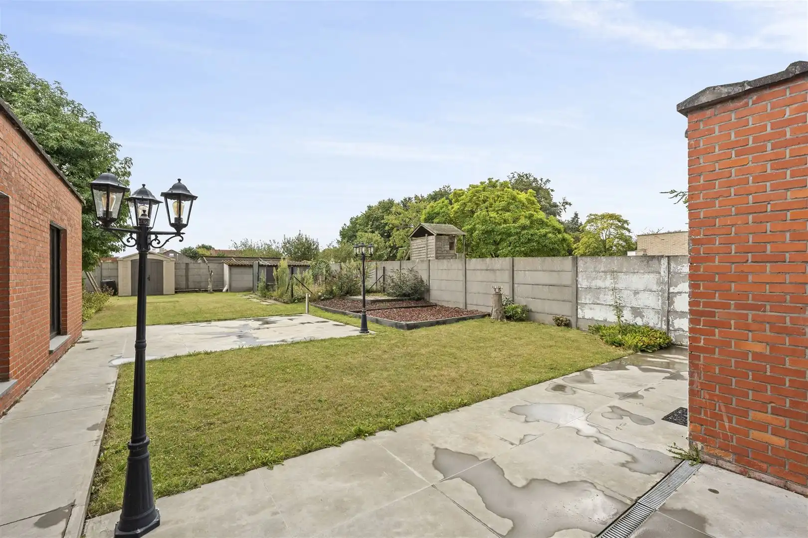 Zeer ruime woning met prachtige tuin foto 25