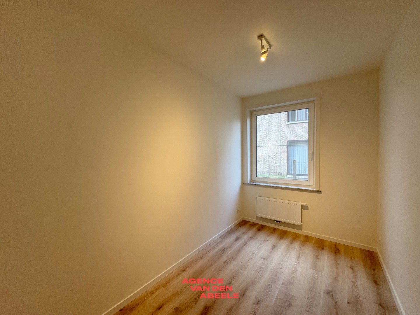 Volledig vernieuwd gelijksvloersappartement foto 9