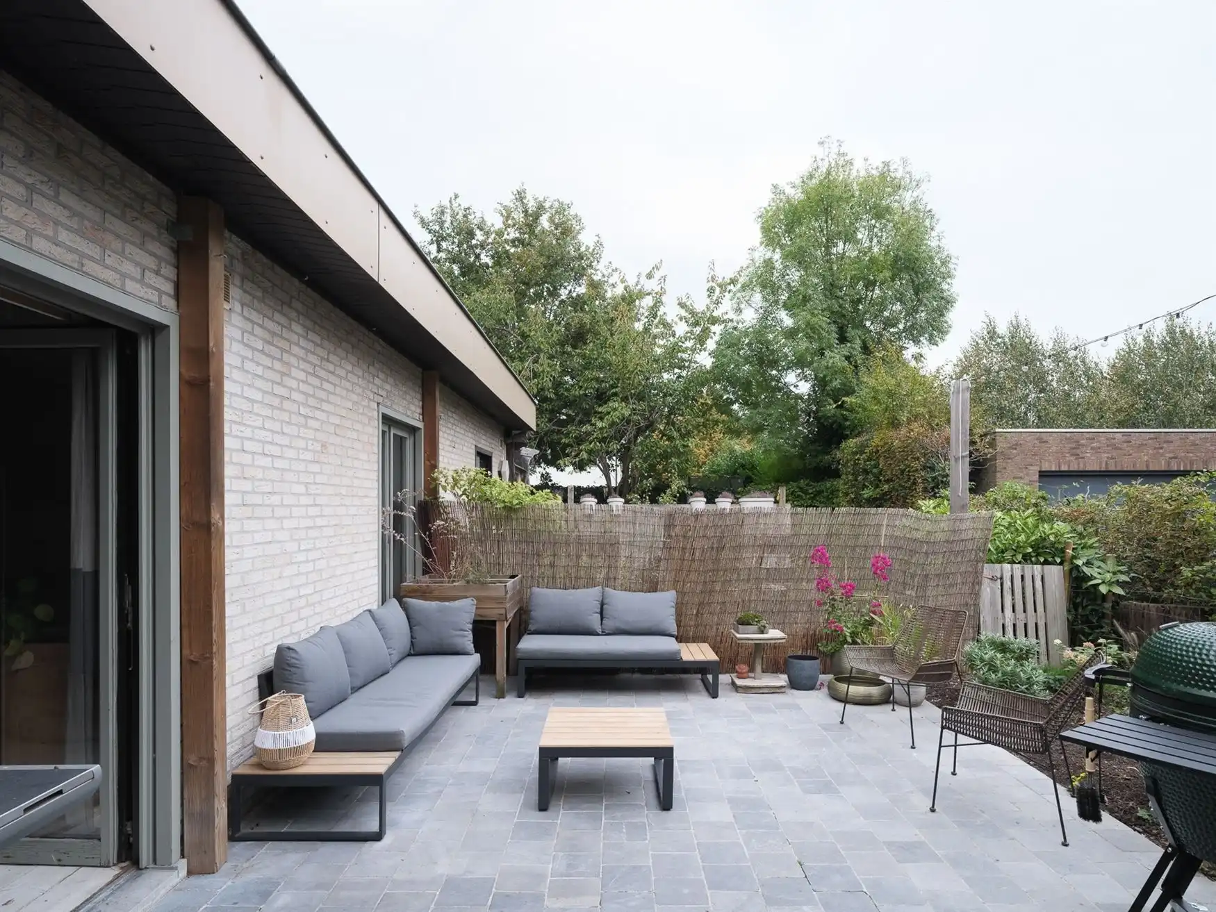 Unieke eigendom met ruimte, licht en leefcomfort in Sint-Denijs-Westrem. foto 4