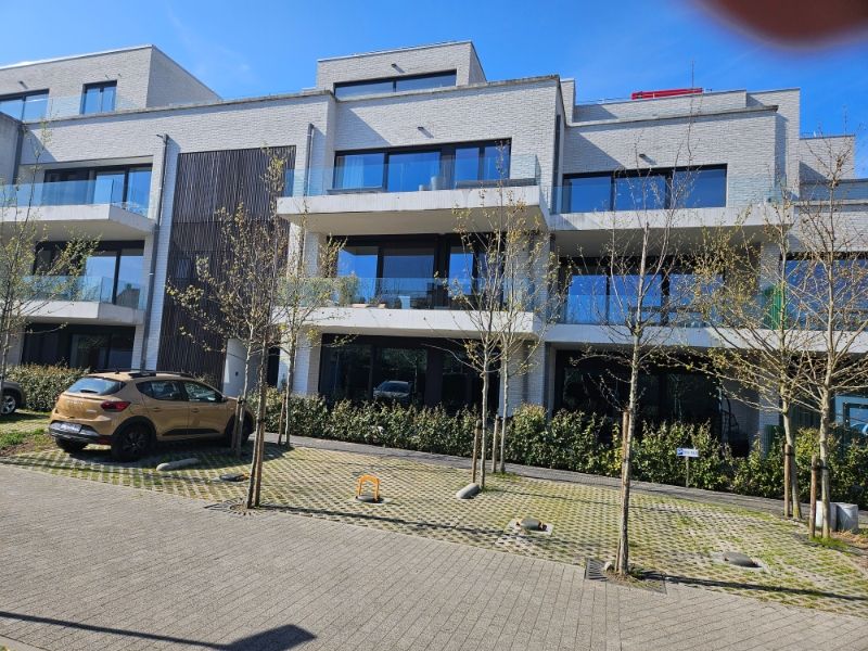 Te huur te Ieper : nieuwbouw 2 slpk appartement met zonneterras foto {{pictureIndex}}