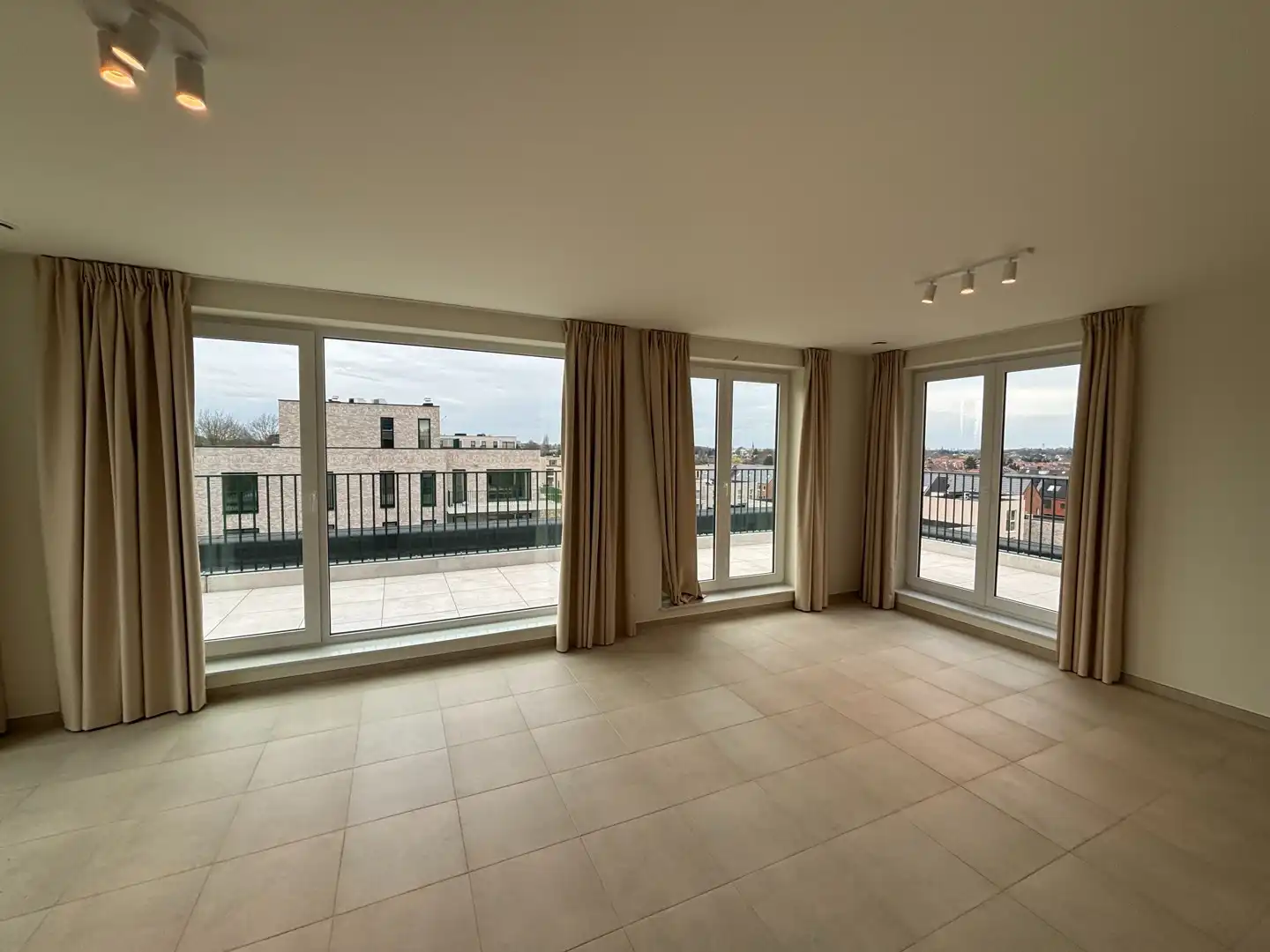 Exclusief wonen op de top: Duurzaam 3-slaapkamer Penthouse met terras van 53m² foto 13