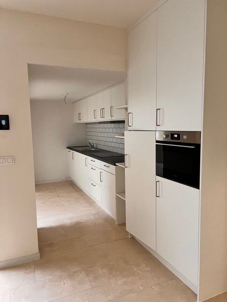 Stijlvol gerenoveerde woning te huur in hartje Bilzen! foto 4