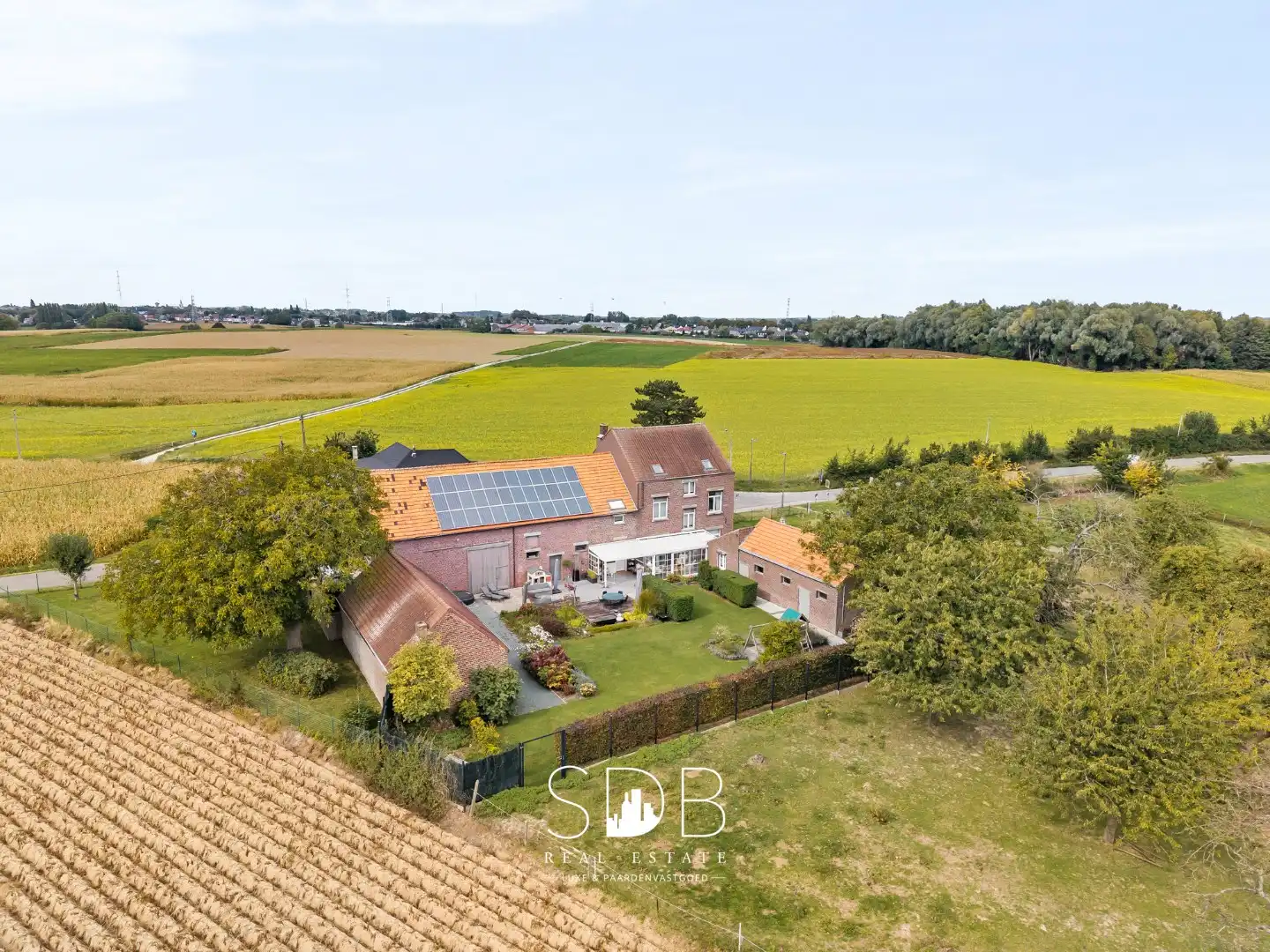 Prachtige landelijke hoeve woning met gezinstuin en graslanden op 1hectare foto 3