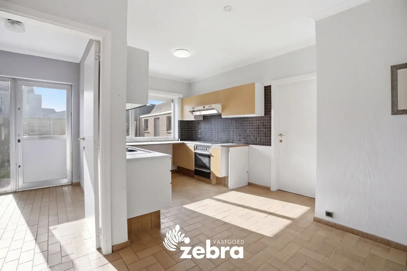 Halfopen bebouwing met 4 slaapkamers op een toplocatie in Tielt! foto 14