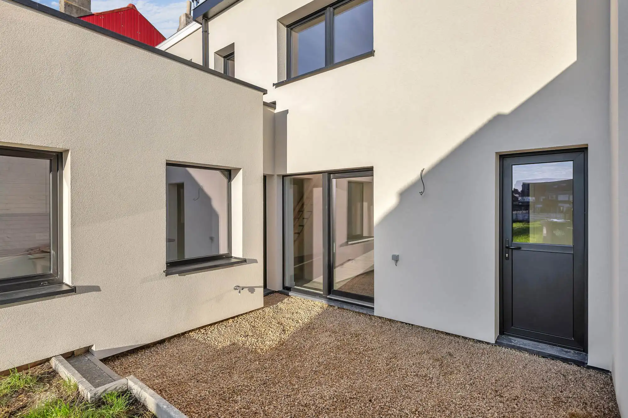 Volledig gerenoveerde woning met 4 slpks en tuin foto 23