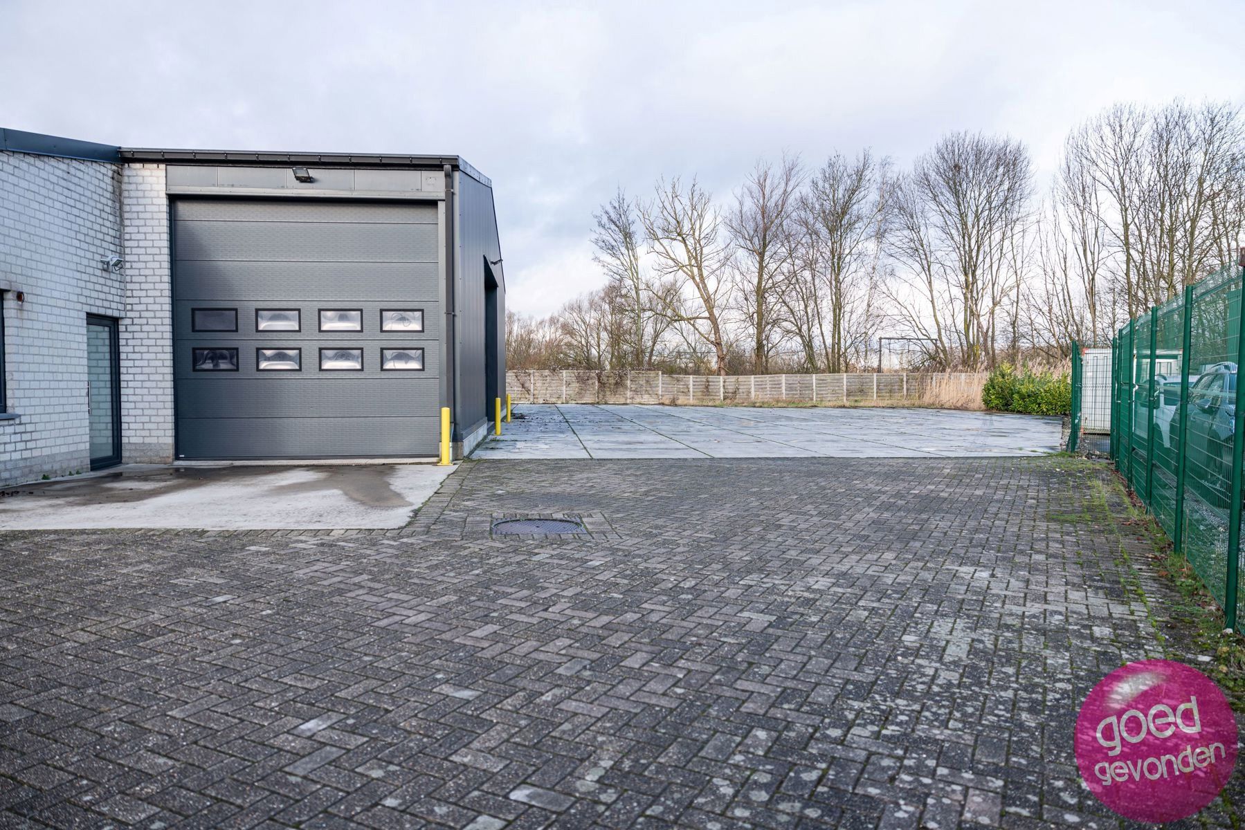 KMO HAL met KANTOOR en PARKING  foto 3