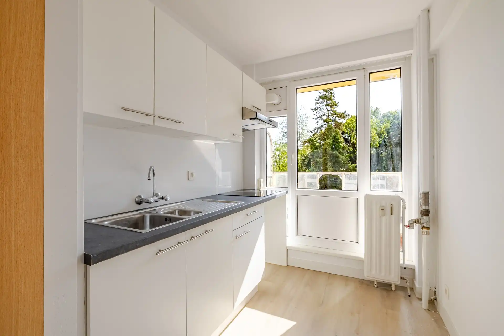 Lichtrijk één slaapkamer appartement foto 5