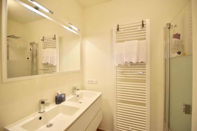 Lumineus hedendaags hoekappartement rustig gelegen in een villaresidentie in Duinenwater. foto 11