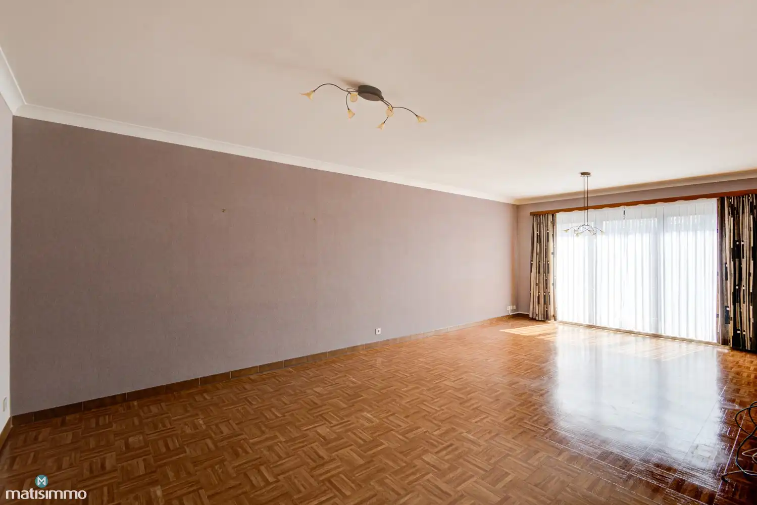 RUIM APPARTEMENT MET 3 SLAAPKAMERS, BALKON, KELDERBERGING EN GARAGEBOX IN BEVERST foto 4